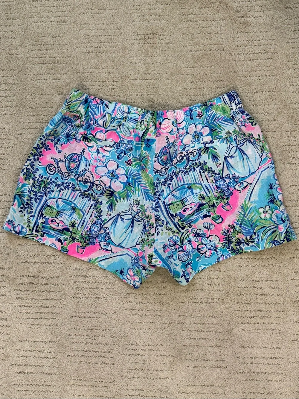 Lilly Pulitzer Disney Cinderella Women’s Linen shorts - Picture 4 of 6